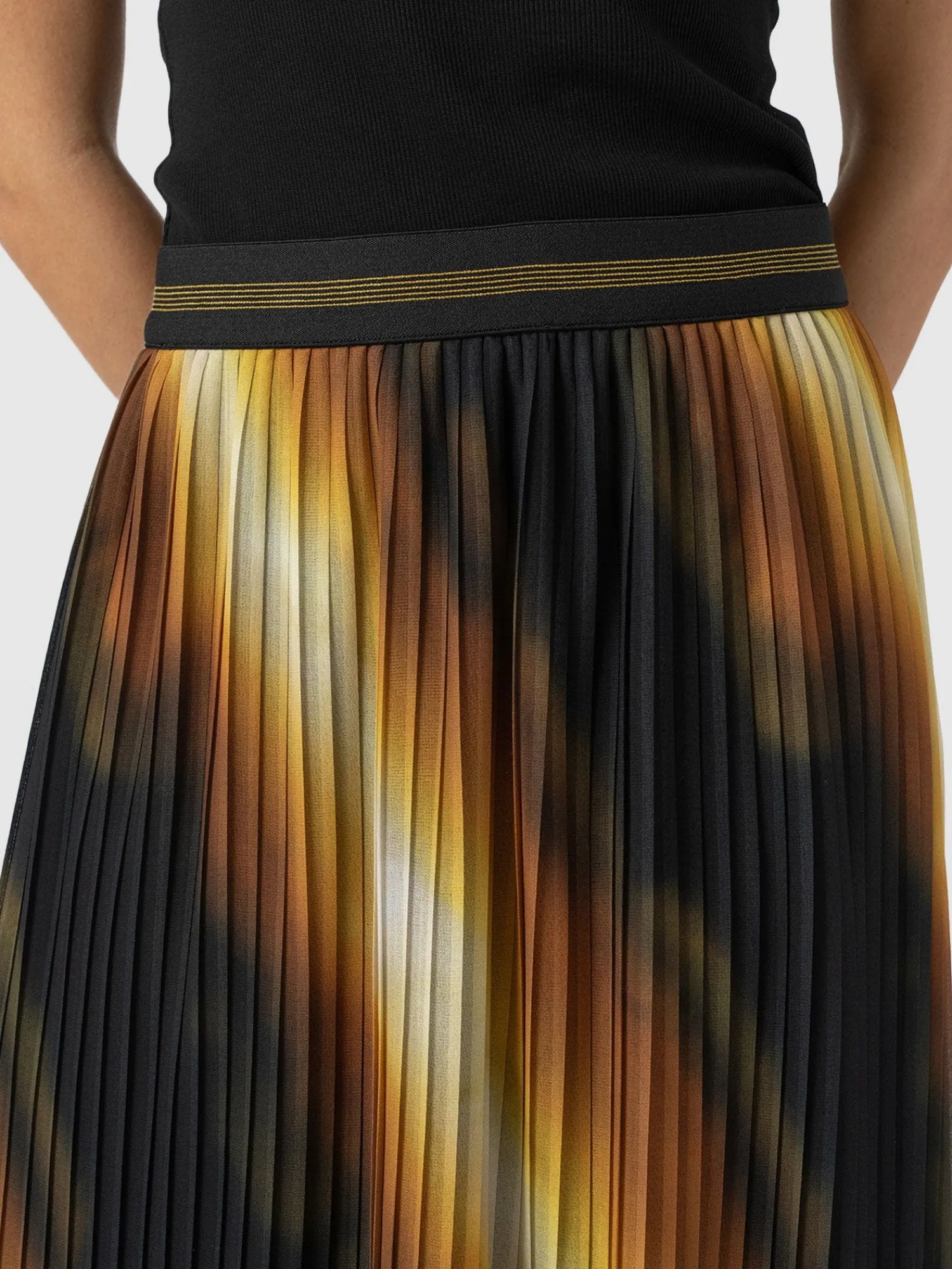Online Saint and Sofia Aria Pleated Skirt - Yellow Gradient