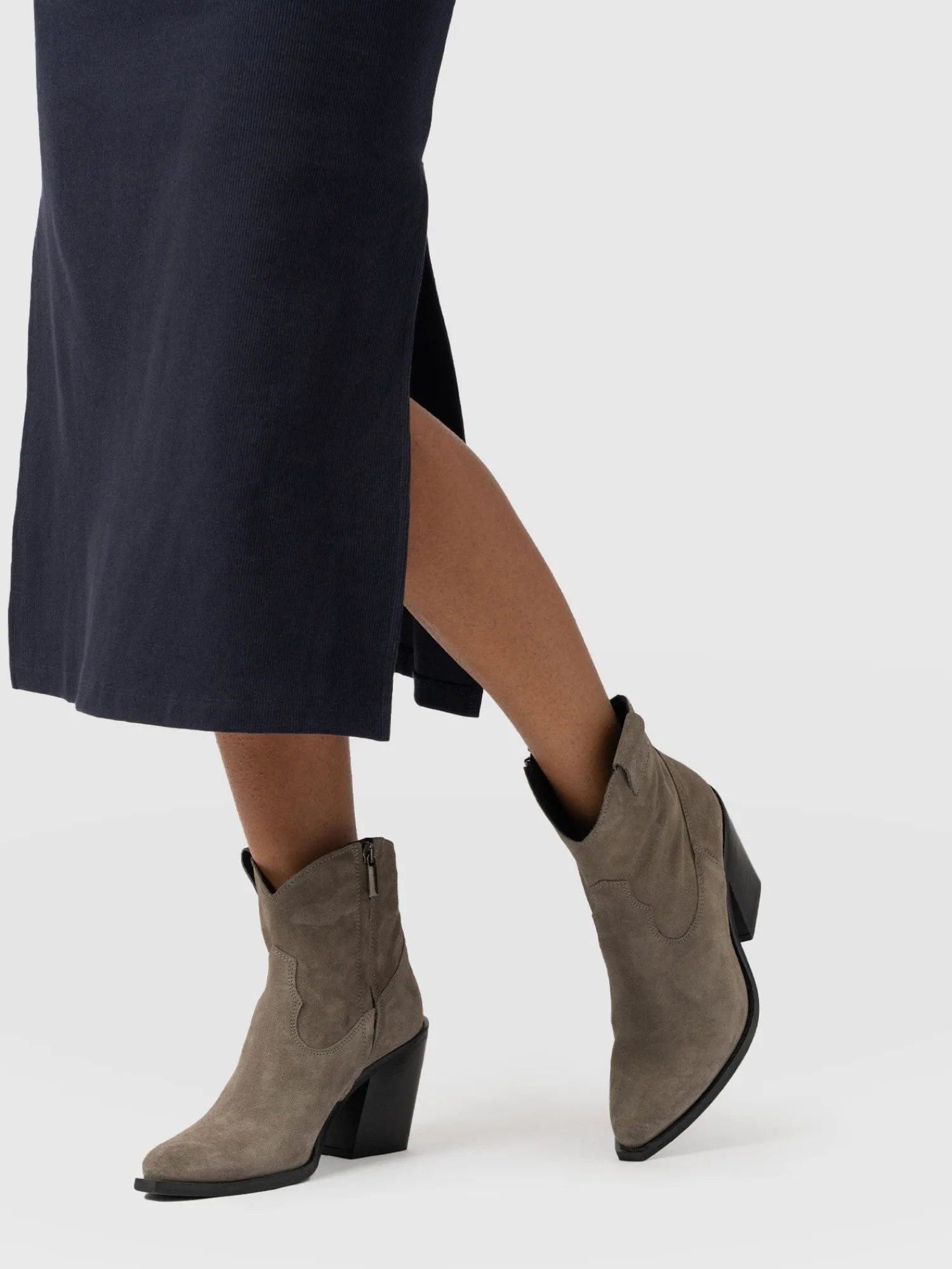 Sale Saint and Sofia Dallas Mid Boot - Taupe