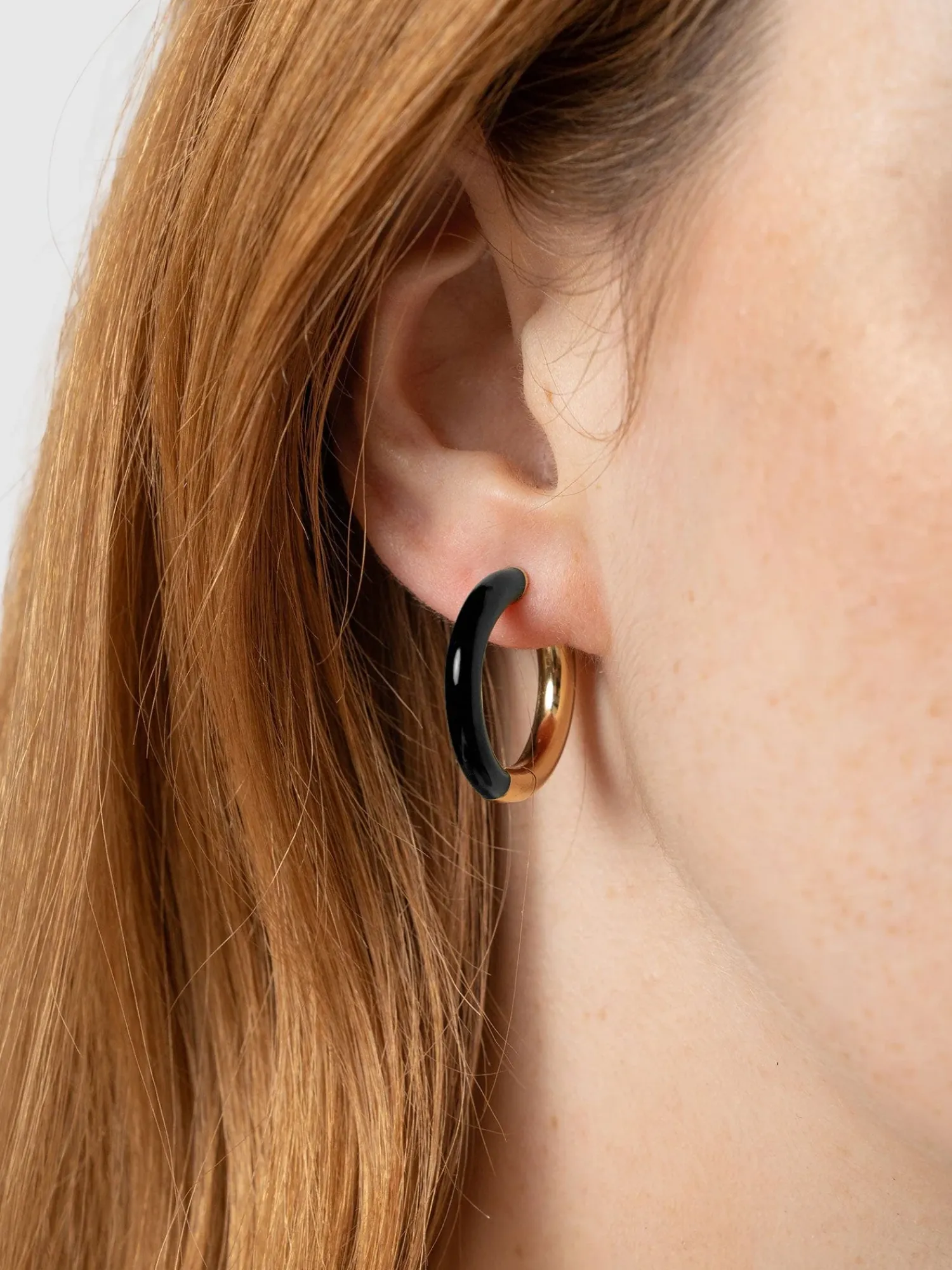 Fashion Saint and Sofia Enamel Hoop Earrings - Gold/Black